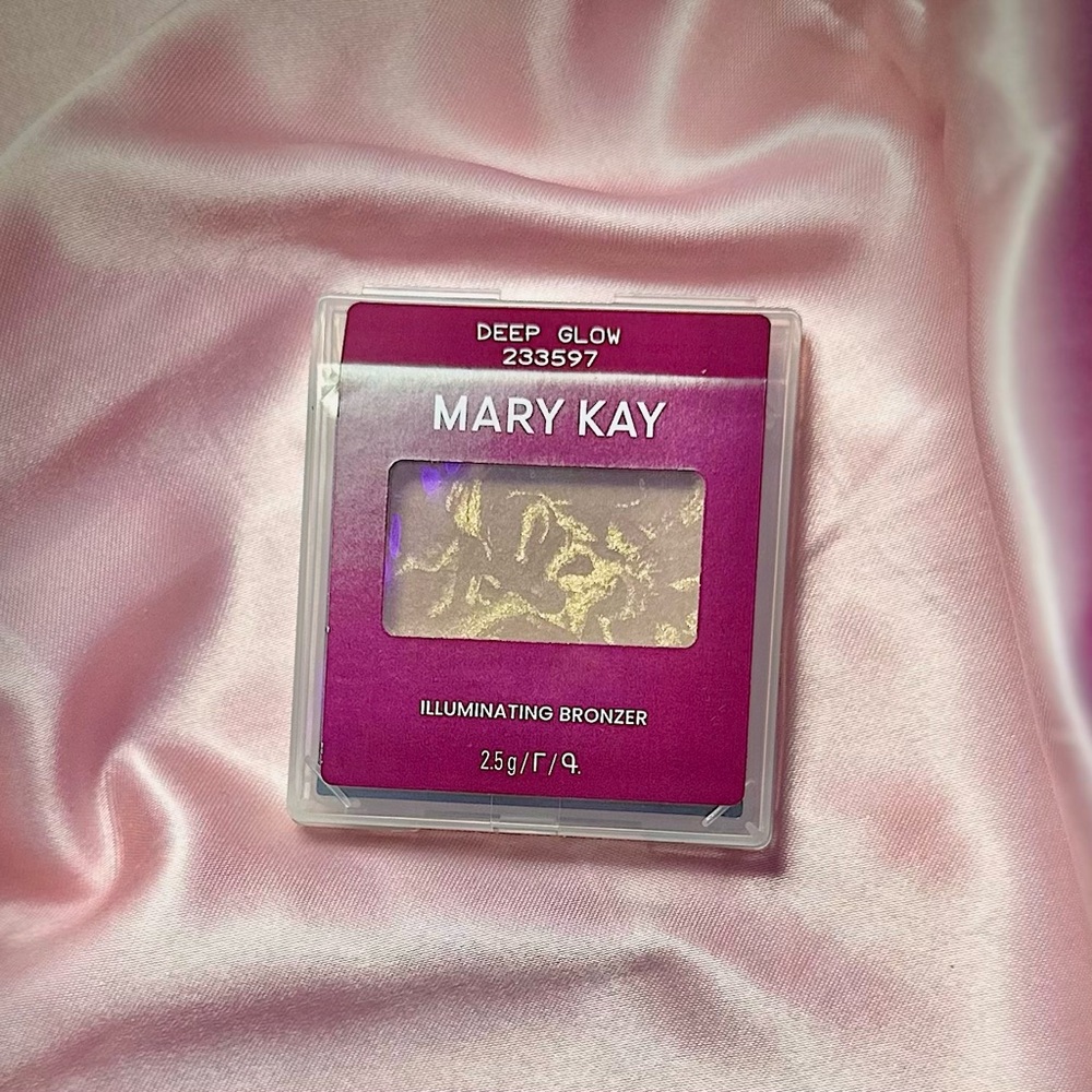 *Brand New* Mary Kay Illuminating Bronzer